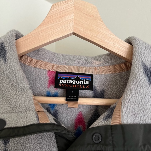 Patagonia Synchilla Snap-T fleece in Wish Tails: Craft Pink - Picture 3 of 6